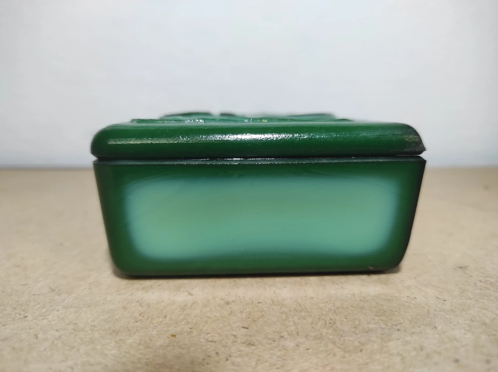 Dóza, šperkovnice malachitové sklo 