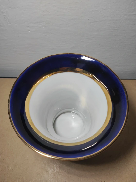 Porcelánová váza Royal Dux
