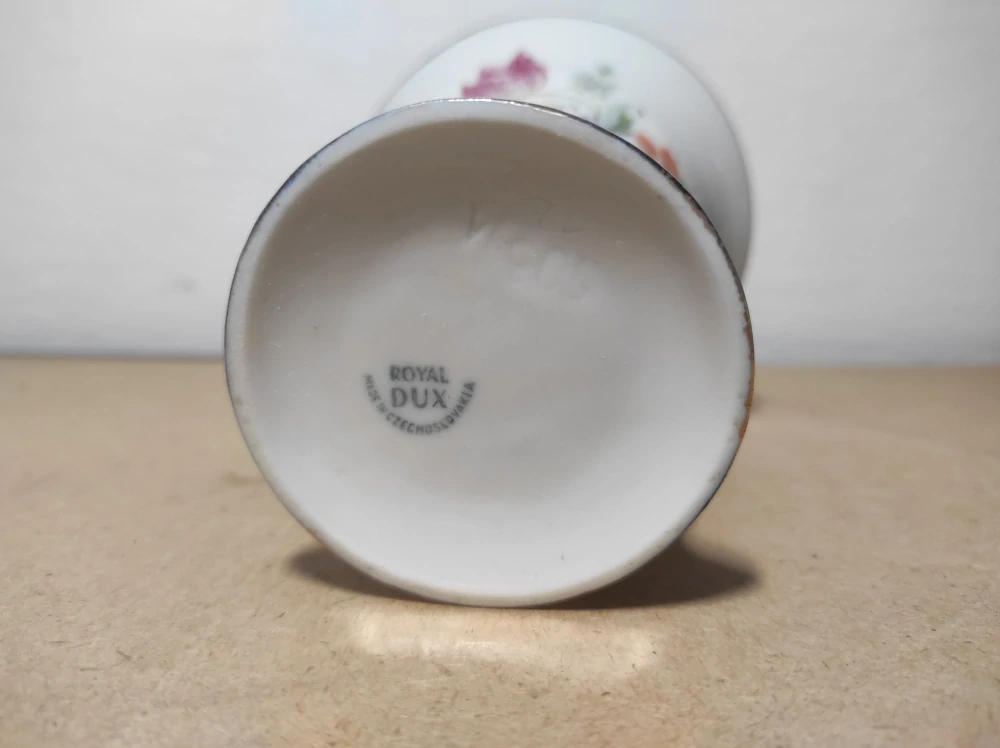 Porcelánová vázička Royal Dux 
