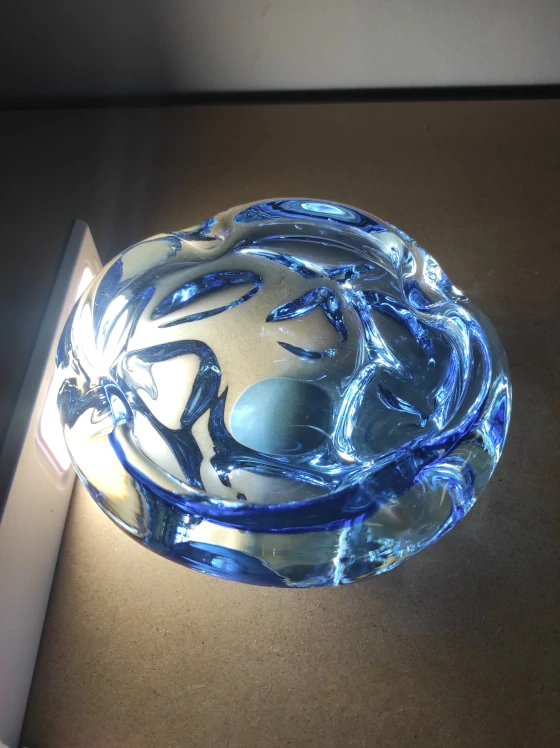 Popelník hutní sklo