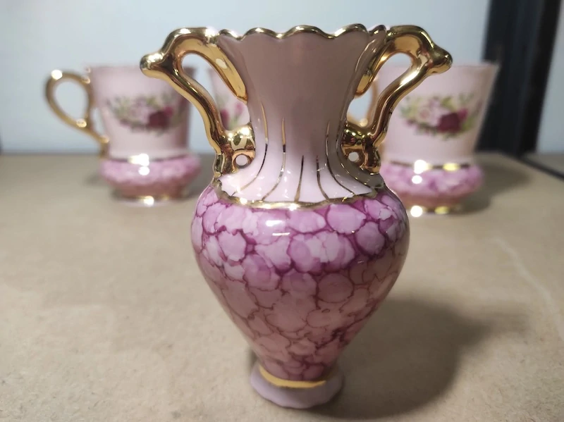 Růžové porcelánové hrnky + vázička Dalovice