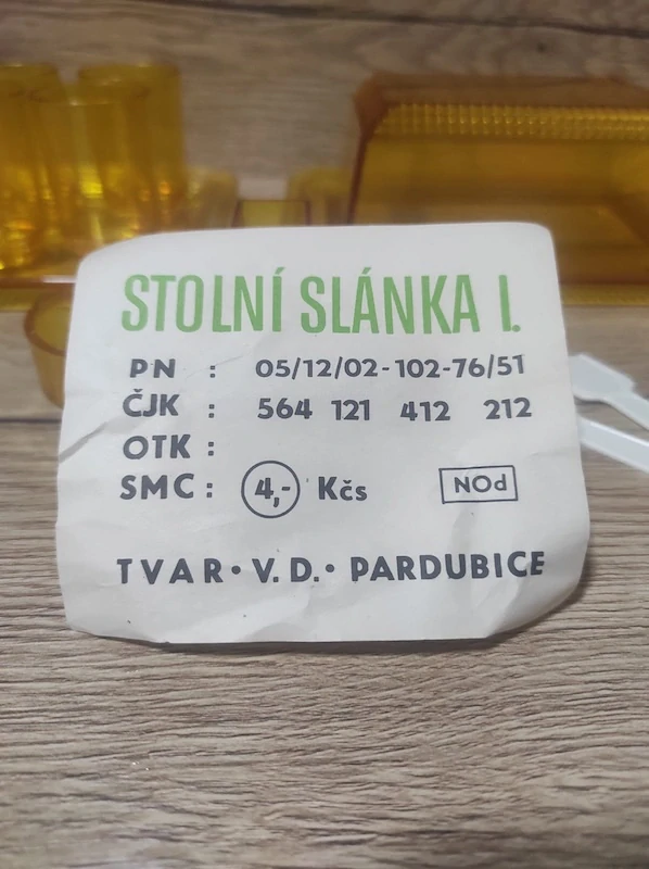 Retro plastová likérka, slánka, máslenka 