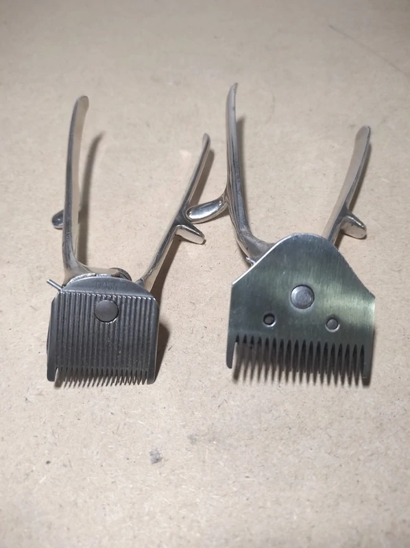 Staré ruční holicí strojky 