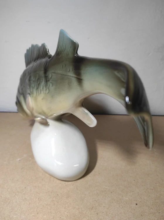 Royal dux porcelánová soška ryba