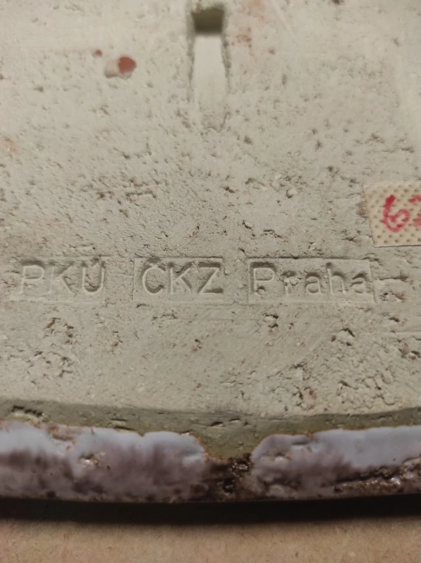 Keramická závěsná kachle PKÚ ČKZ Praha