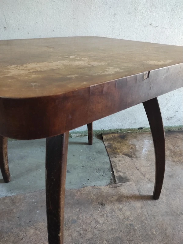 Konferenční stolek J. Halabala ( pavouk )