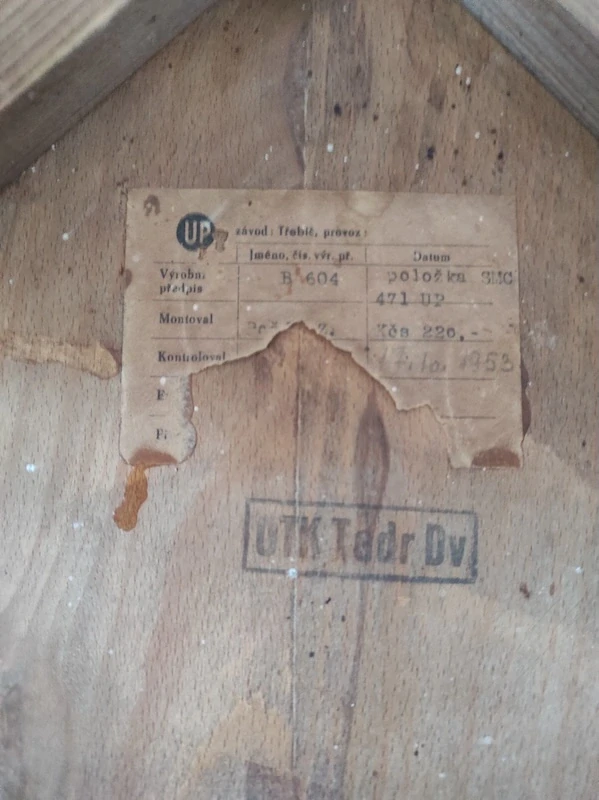 Koferenční stolek Halabala ( pavouk )