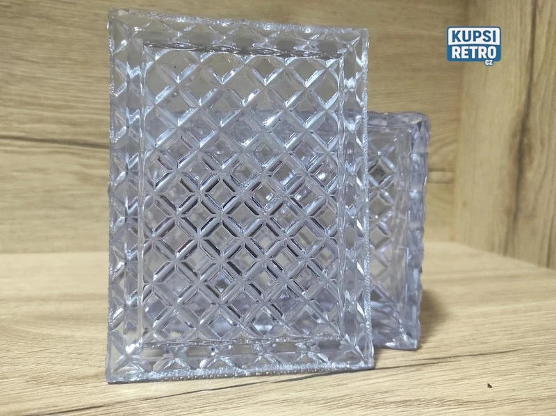 Stará skleněná fialová dóza 