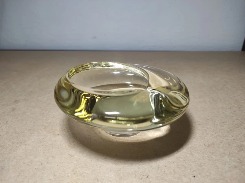 Popelník hutní sklo 