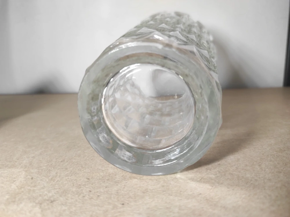 Váza z litého skla