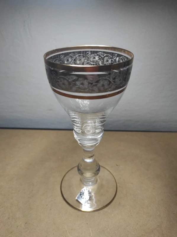 Retro skleničky na víno 