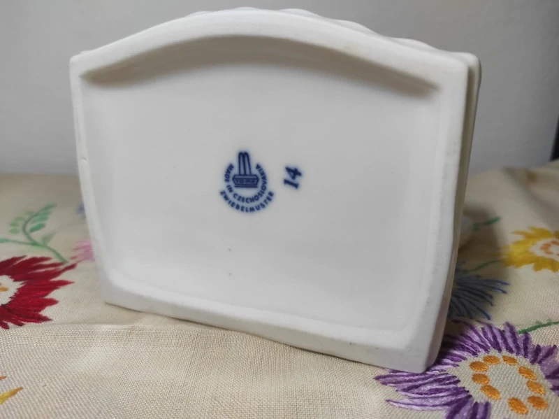 Porcelánová závěsná dóza na cukr 