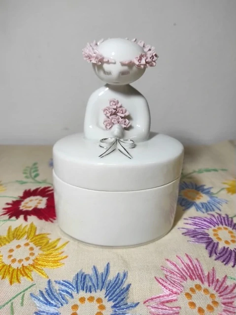 Dóza Nevěsta - Royal Dux - M. Vajceová 