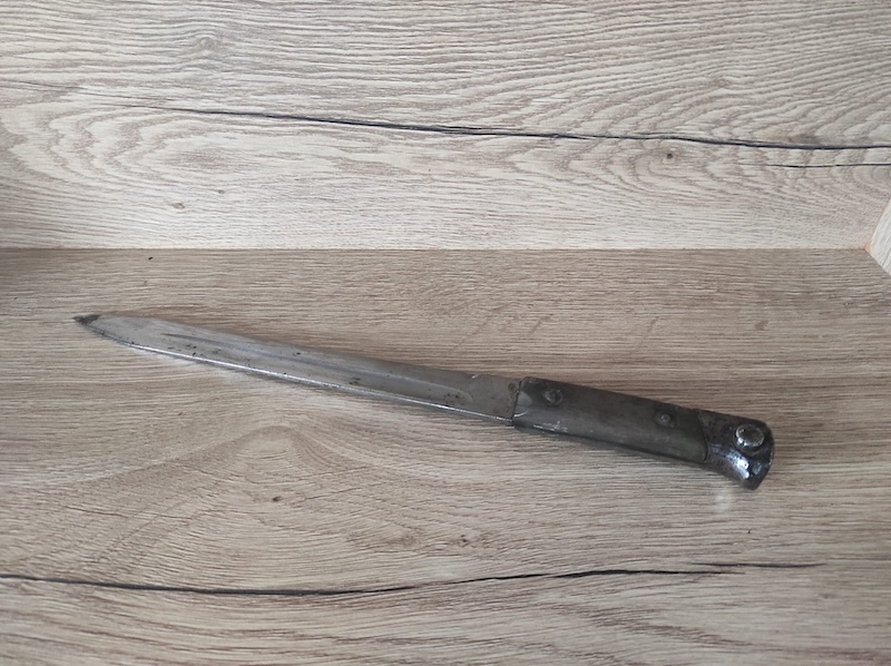 Starý vojenský bodák 