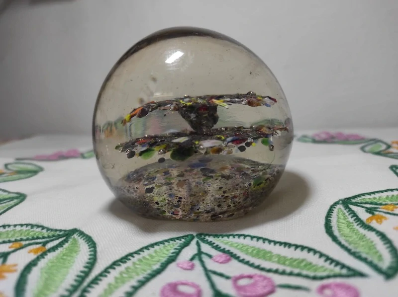 Staré skleněné těžítko