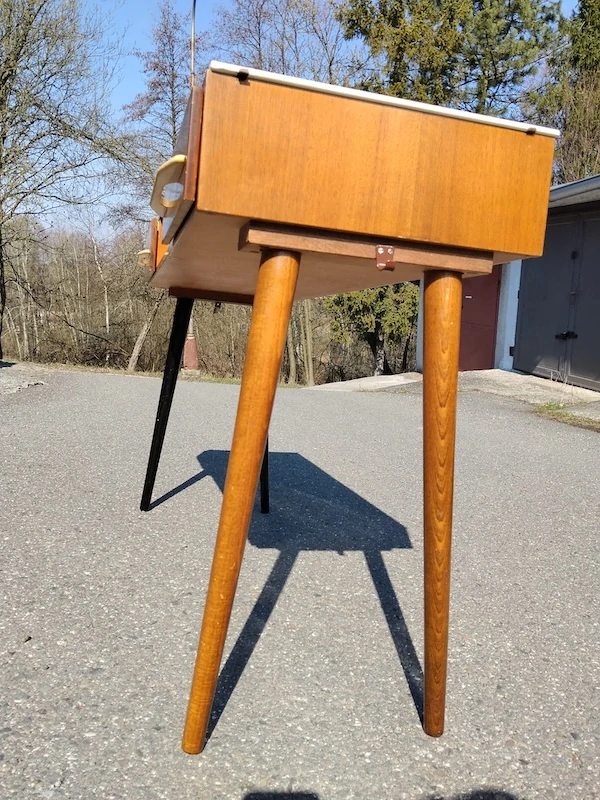 Stolek - Mojmír Požár 