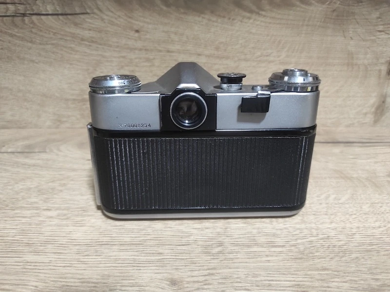 Starý fotoaparát ZENIT - E 