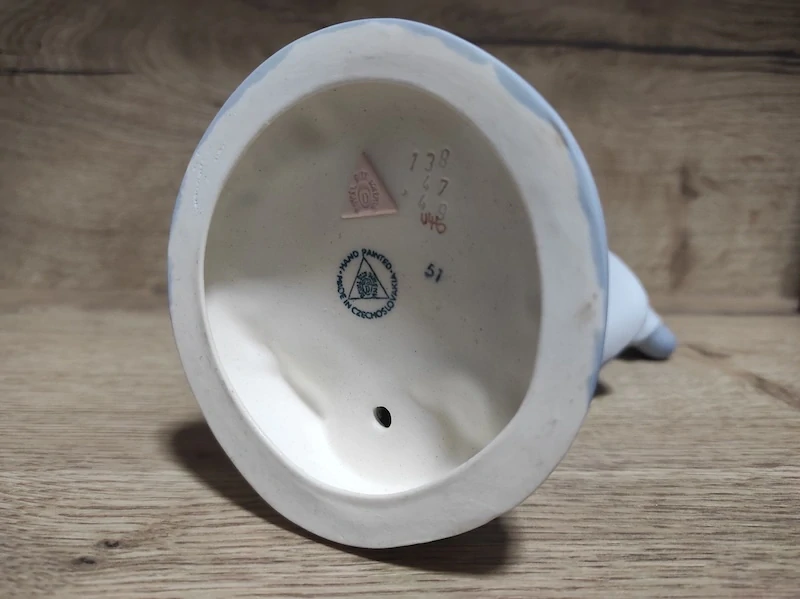 Porcelánová soška – rokoko tanečník Royal Dux 
