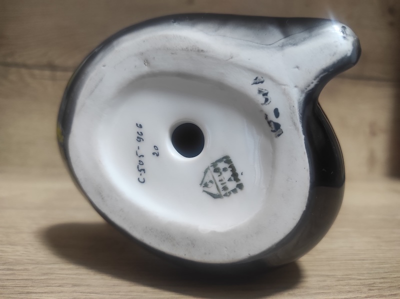Figurka plážové dívky – porcelánka Ćmielów, 60. léta