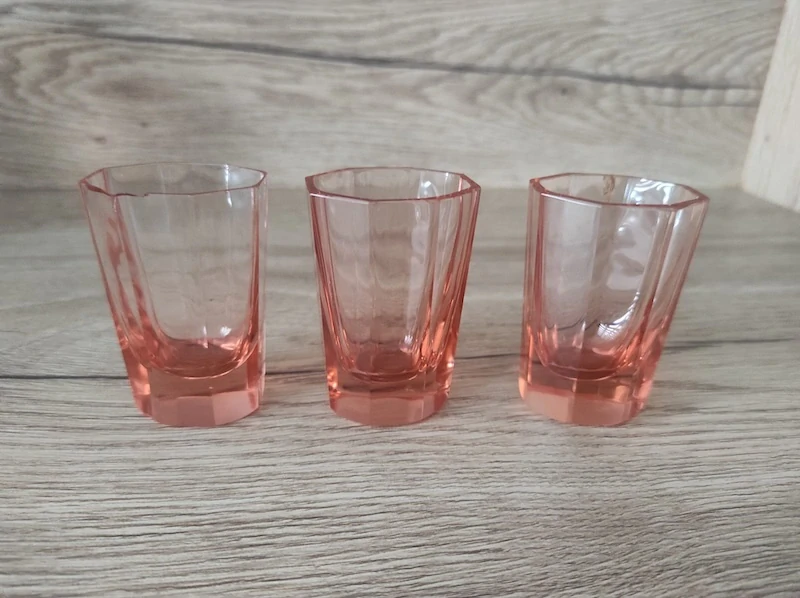Skleněná karafa + 3 skleničky