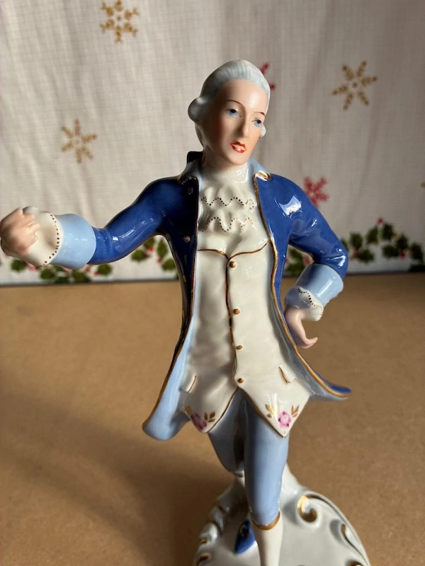 Porcelánová soška – Royal Dux