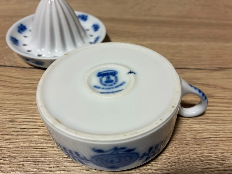 Porcelánový lis na citrony – cibulák Epiag