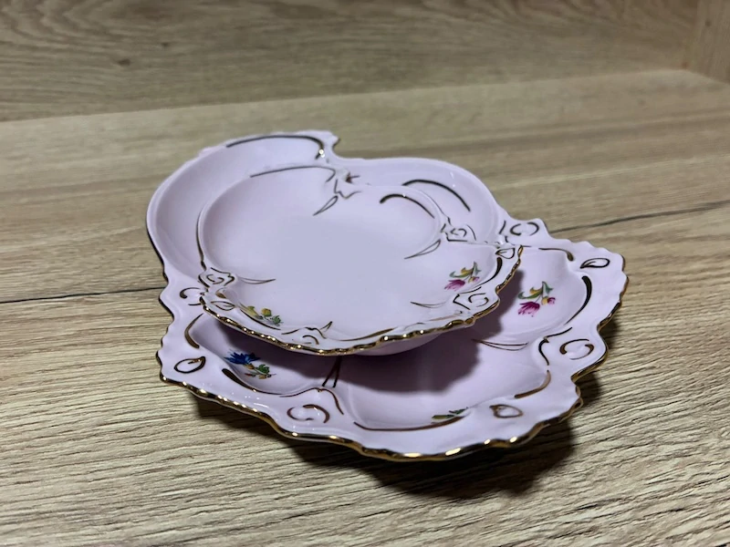 2× růžový porcelánový talířek H&C Chodov