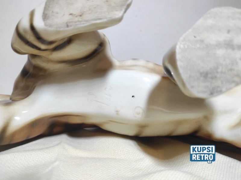 Porcelánová soška tygr, Royal Dux