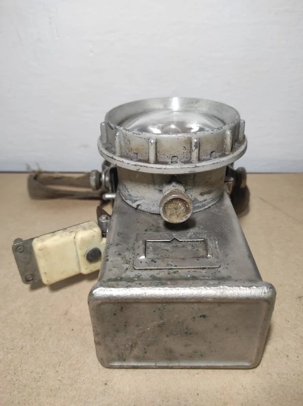 Stará hornická lampa typ 16621 E