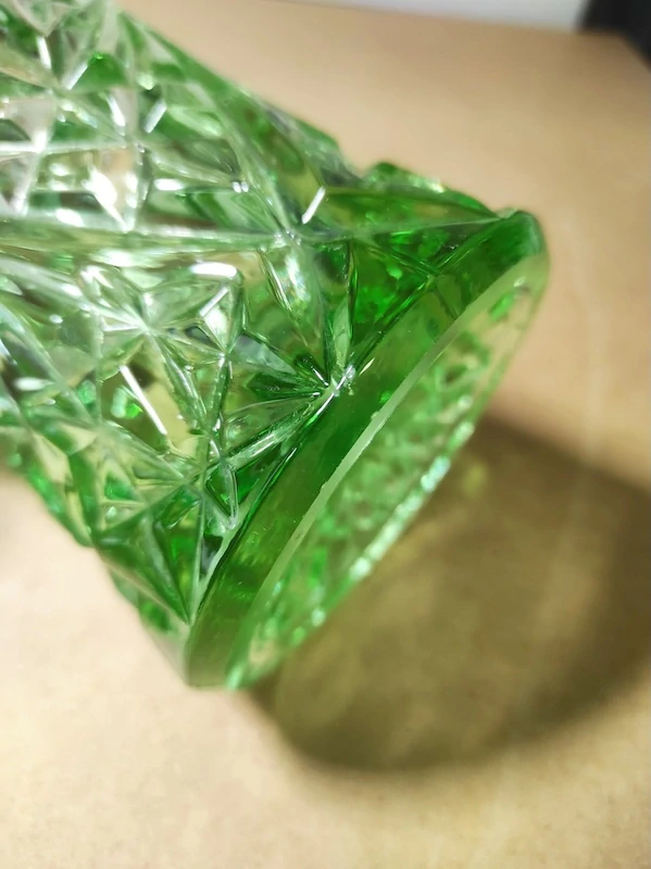 Váza lisované sklo 