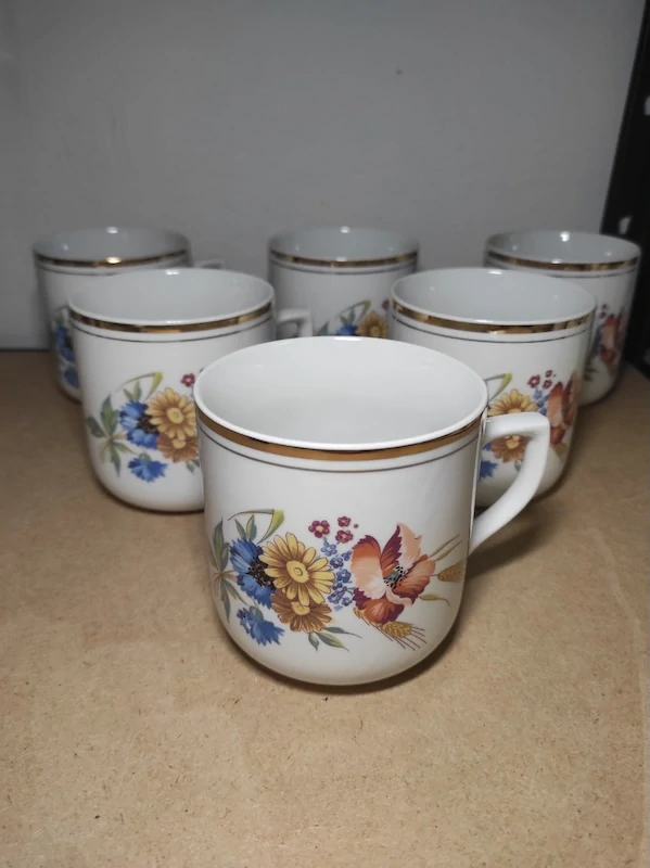 Velké retro hrnky 6 ks 