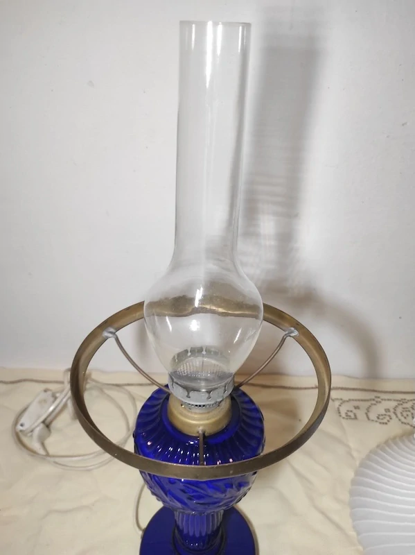 Elektrická stolní lampička 