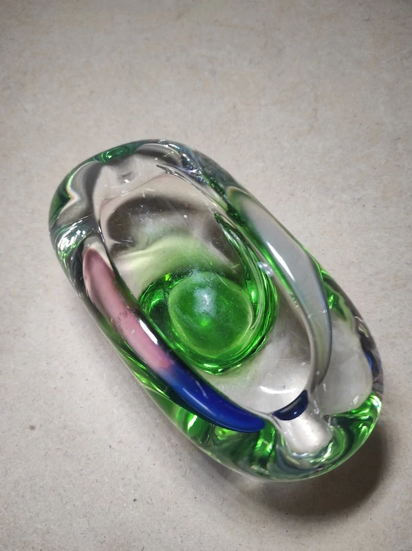 Popelník hutní sklo 