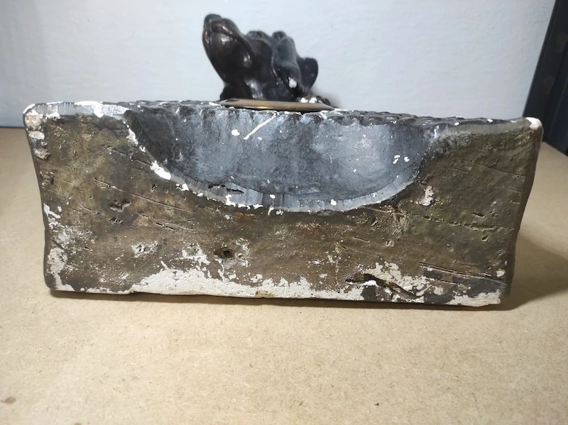 Staré hodiny se psem 