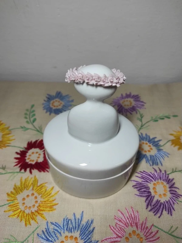 Dóza Nevěsta - Royal Dux - M. Vajceová 