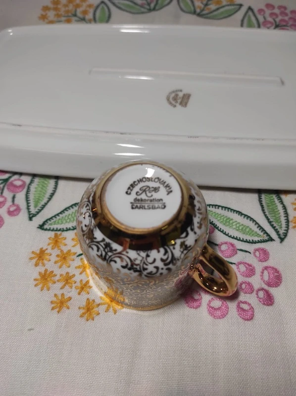 Kávová přátelská souprava