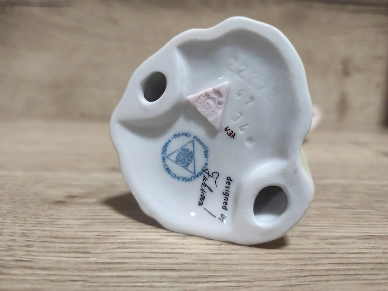  Porcelánová soška Royal Dux – Dáma s vějířem (návrh Fuksová)