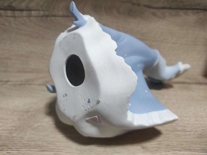 Porcelánová soška – dáma s kloboukem Royal Dux 