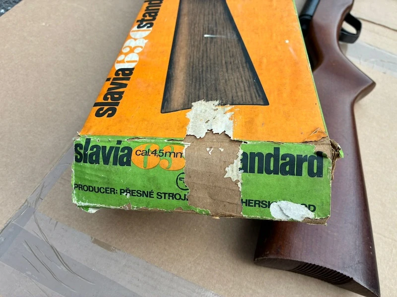 Dvě vzduchovky Slavia 630, model 77