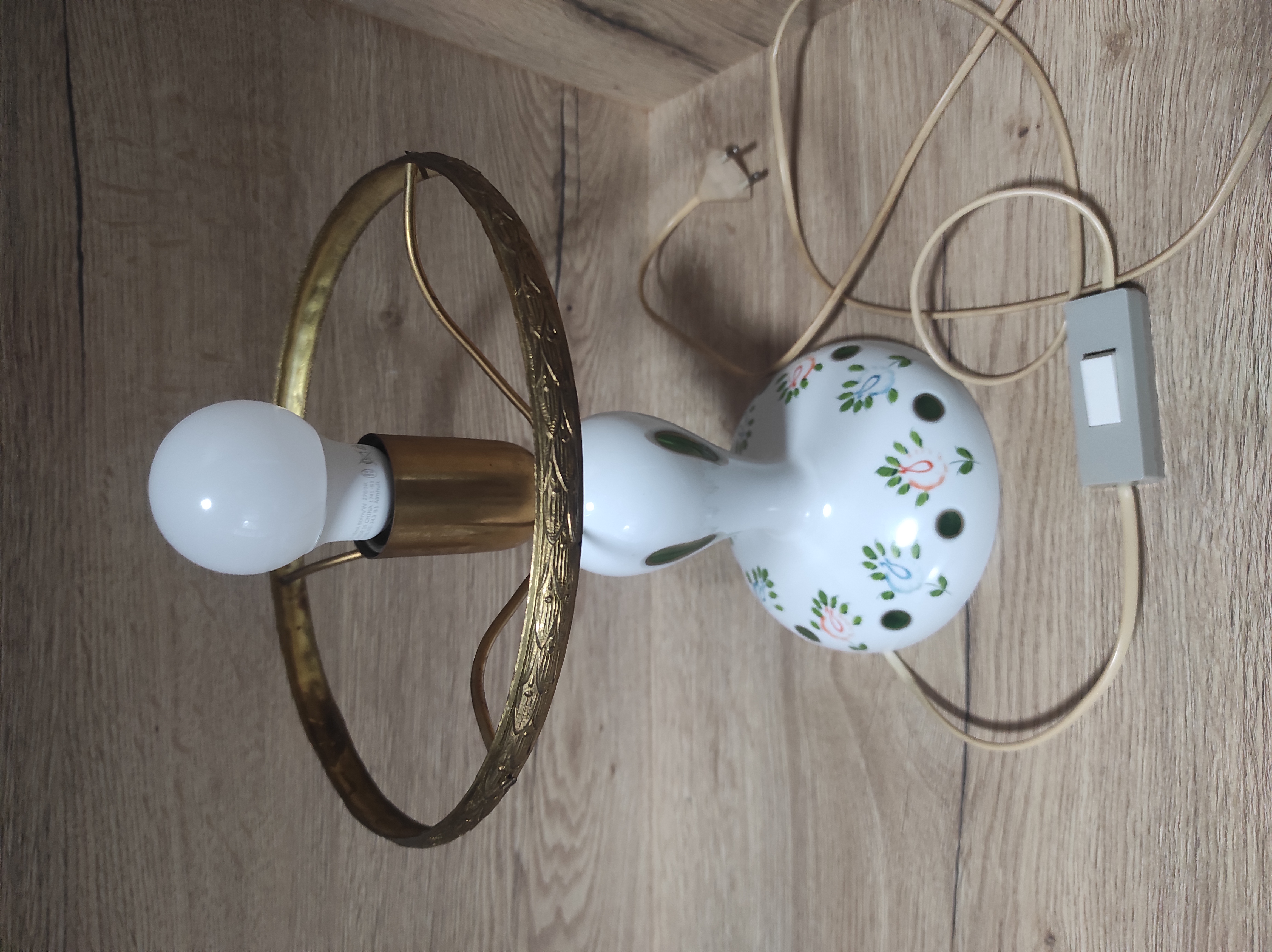 Krásná stolní lampička, přejímané sklo