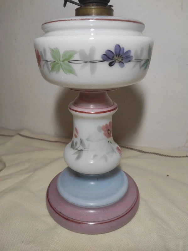 Malovaná stolní petrolejka 