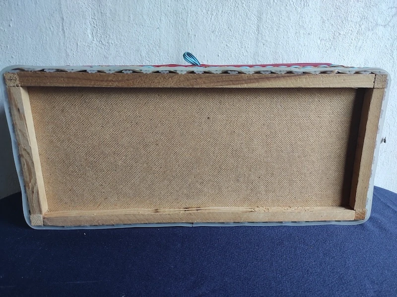 Retro proutěný košík na šití 