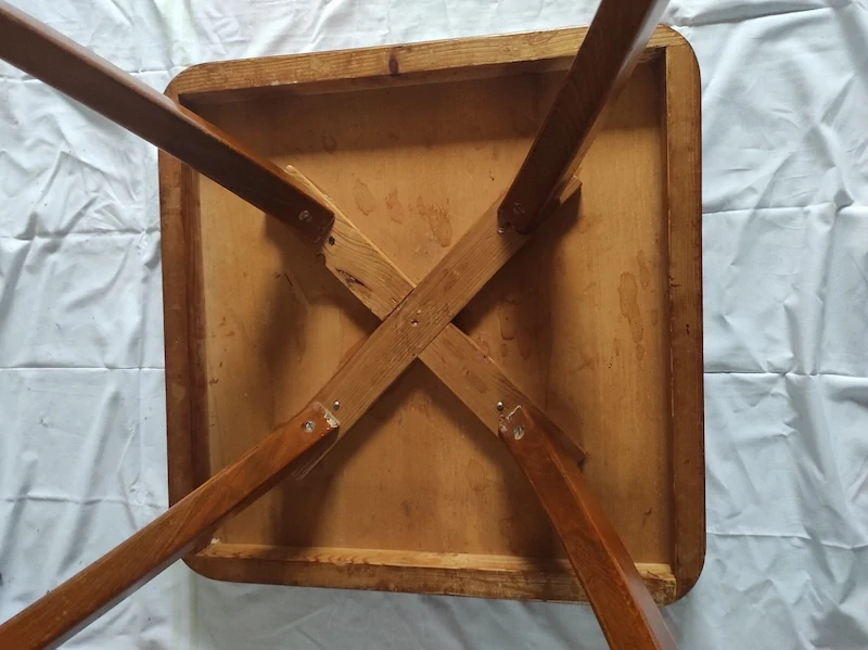 Konferenční stolek Halabala 