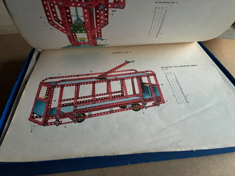 Retro stavebnice MERKUR 5 – ČSSR (2 patra)