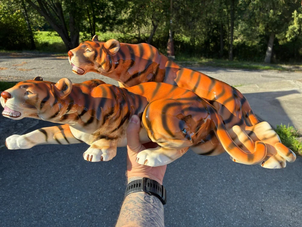 Velké porcelánové sousoší tygrů Royal Dux