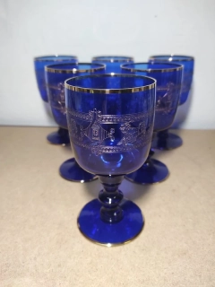 Modré skleničky na víno 
